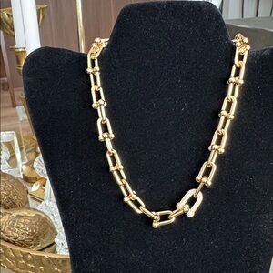 Elegant Gold and rhinestone Chain Necklace